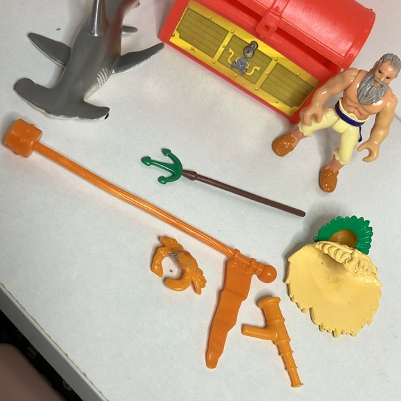 ISLAND MAN by Fisher-Price - Picture 9 of 9